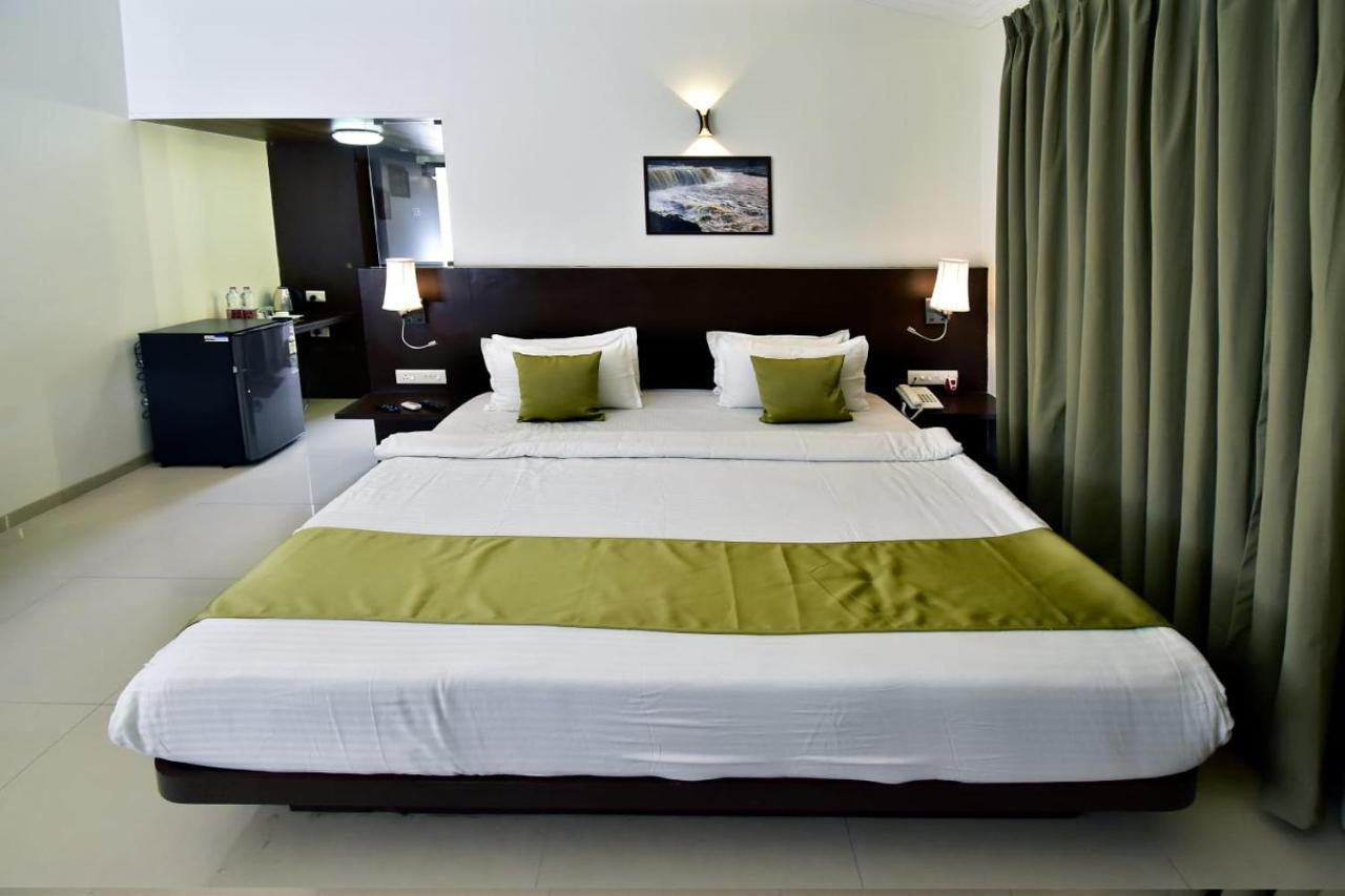 Caves County Resort Malegaon Luaran gambar
