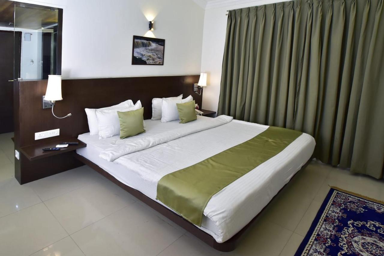 Caves County Resort Malegaon Luaran gambar