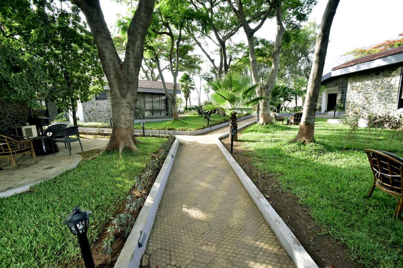 Caves County Resort Malegaon Luaran gambar
