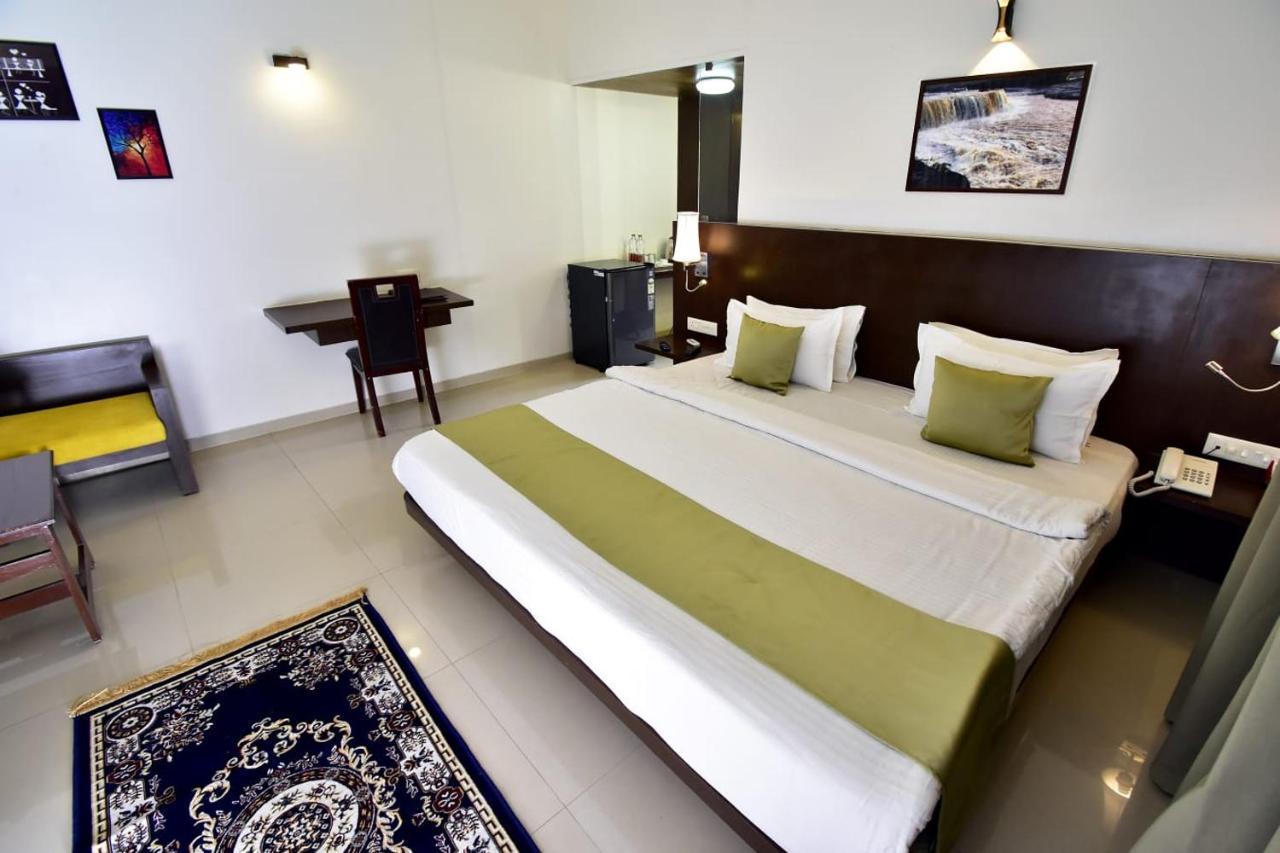 Caves County Resort Malegaon Luaran gambar