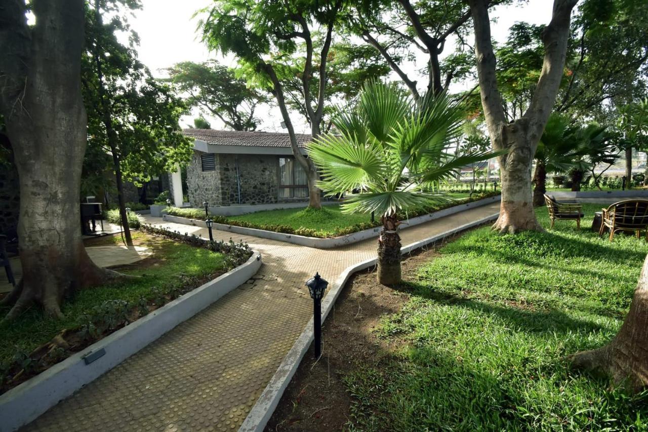Caves County Resort Malegaon Luaran gambar