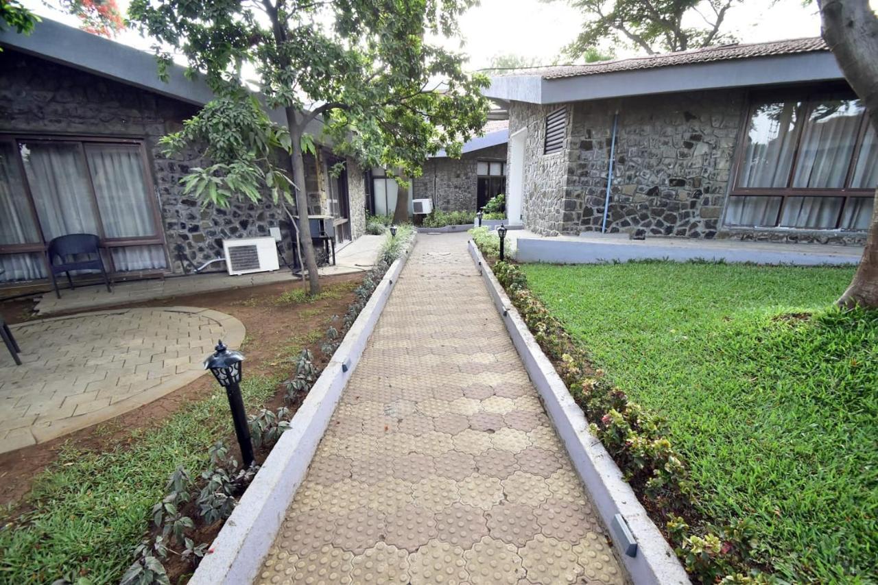 Caves County Resort Malegaon Luaran gambar