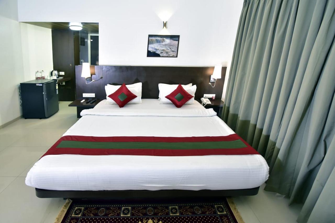 Caves County Resort Malegaon Luaran gambar