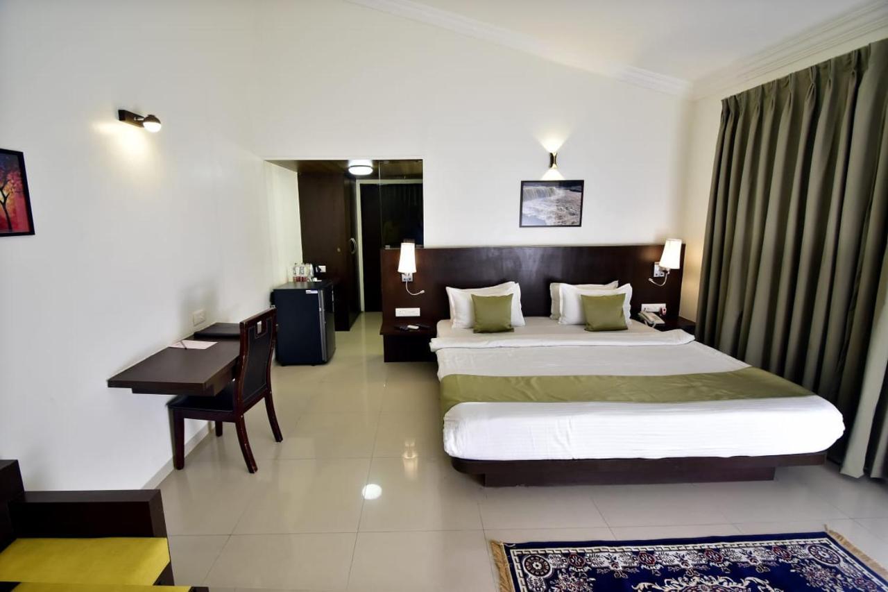 Caves County Resort Malegaon Luaran gambar