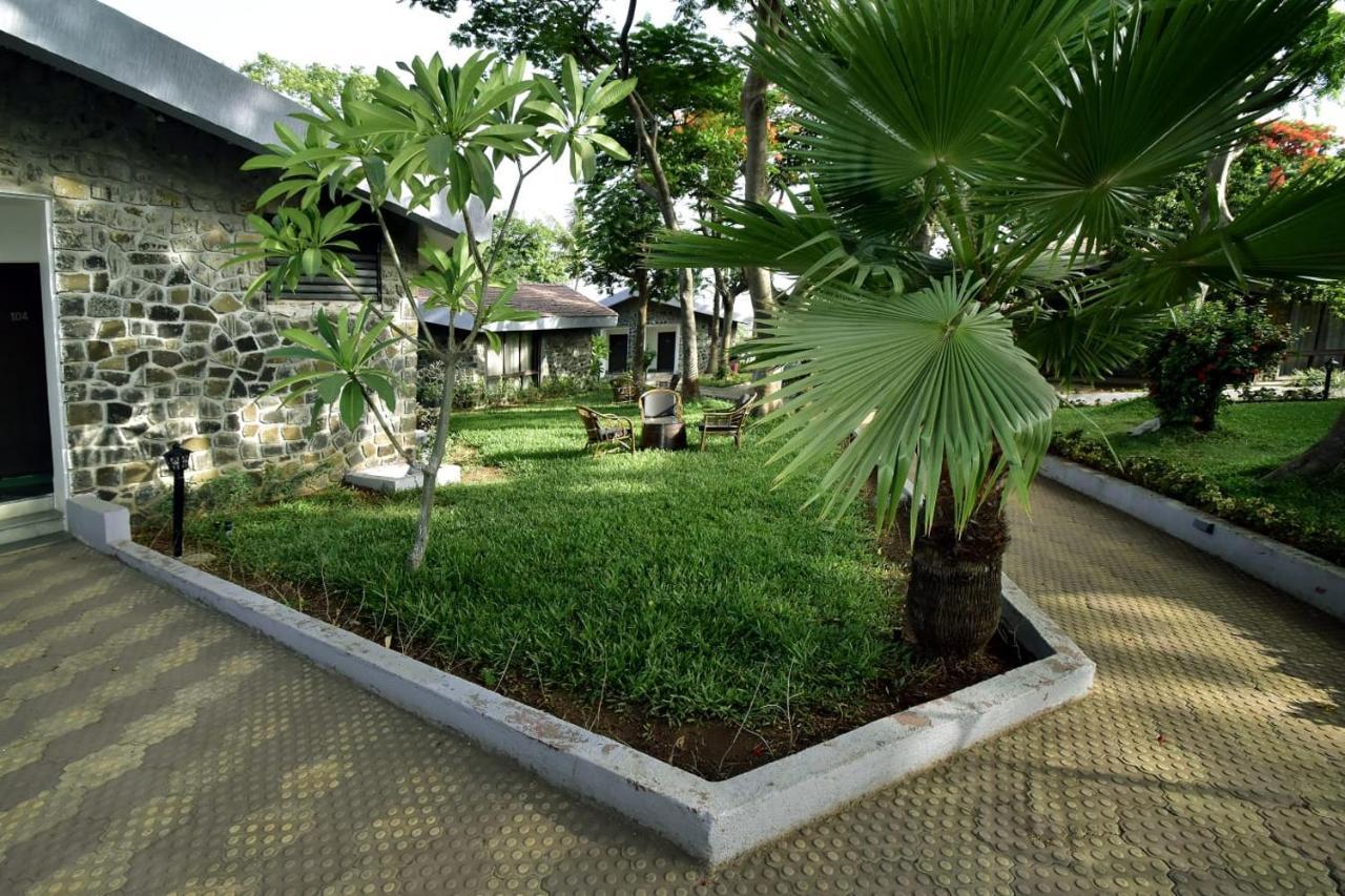 Caves County Resort Nashik Luaran gambar