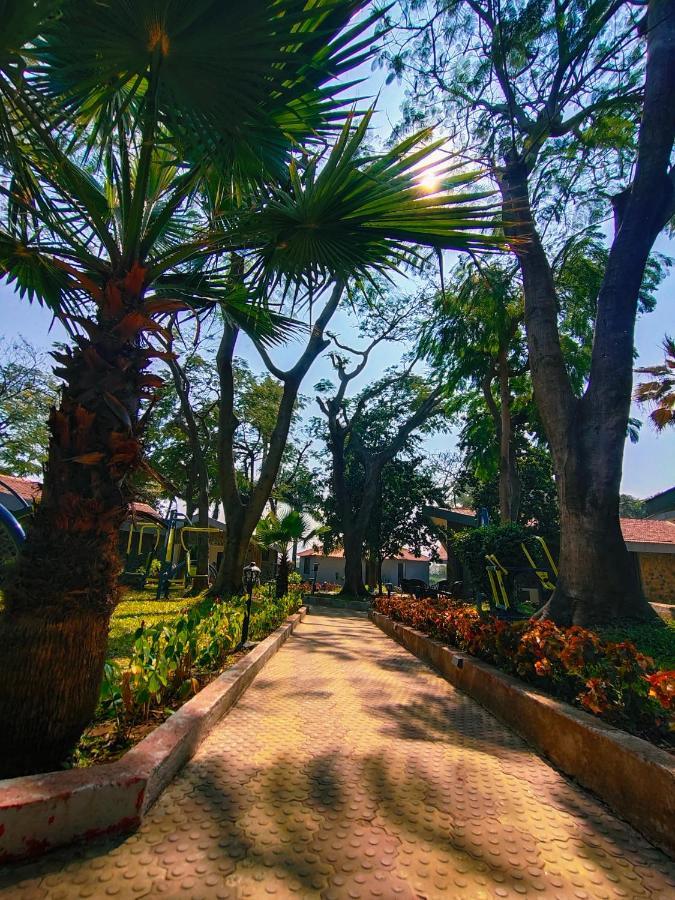 Caves County Resort Nashik Luaran gambar