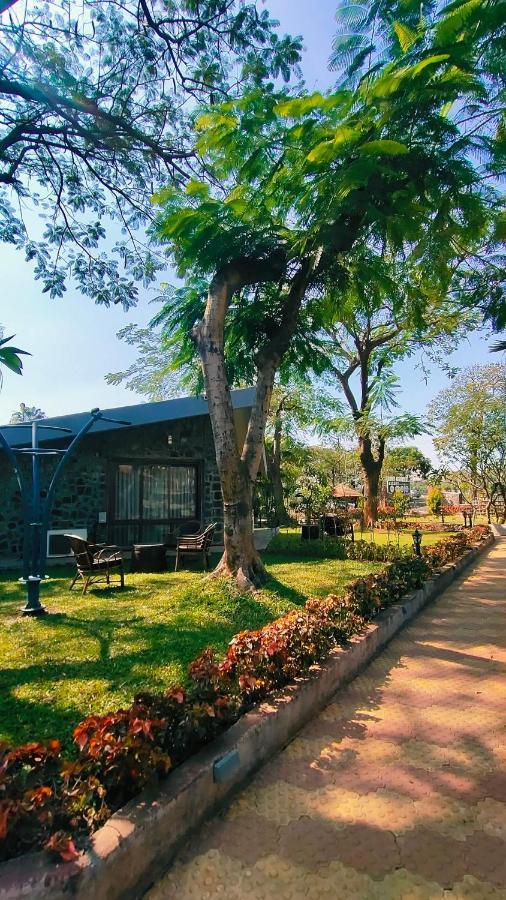 Caves County Resort Malegaon Luaran gambar