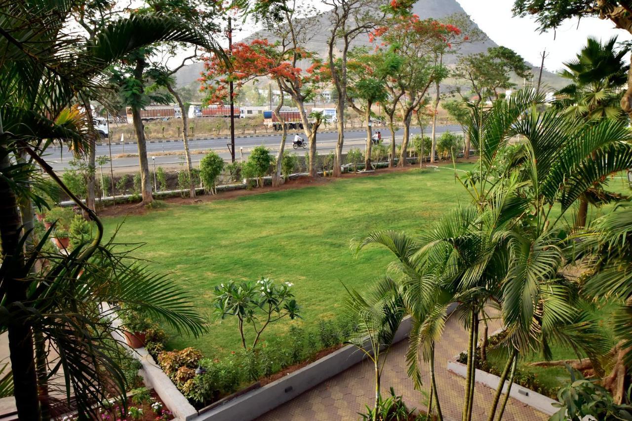 Caves County Resort Malegaon Luaran gambar